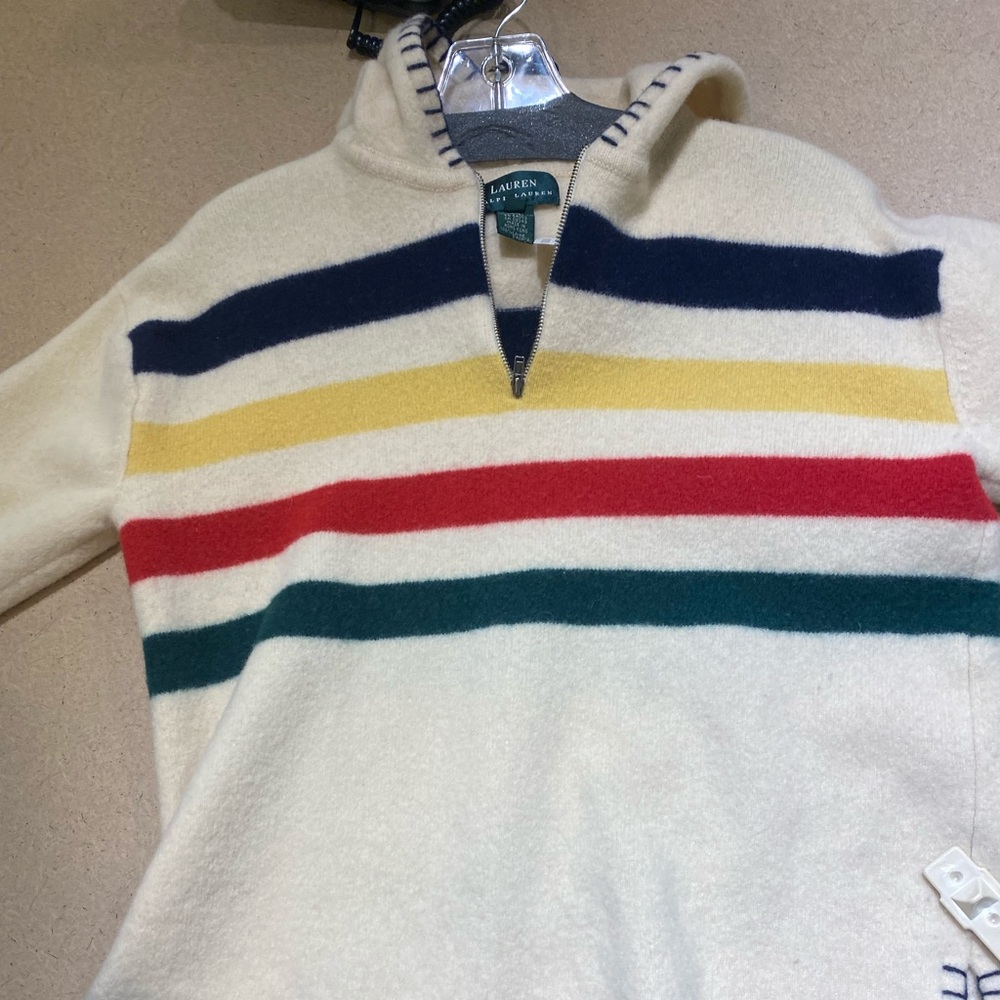 ISO this Lauren by Ralph Lauren sweater. Please DM me if you have one for sale!